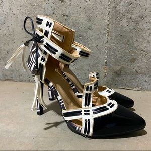 FASHION FORWARD Pumps